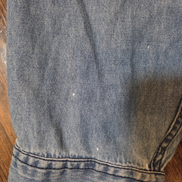 Women's Vintage Denim Shirt with Embroidered Farm Scene - Picture 8 of 9